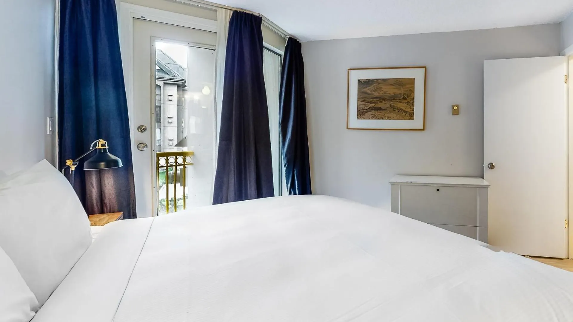 The Marquise Apartment Whistler 0*,
